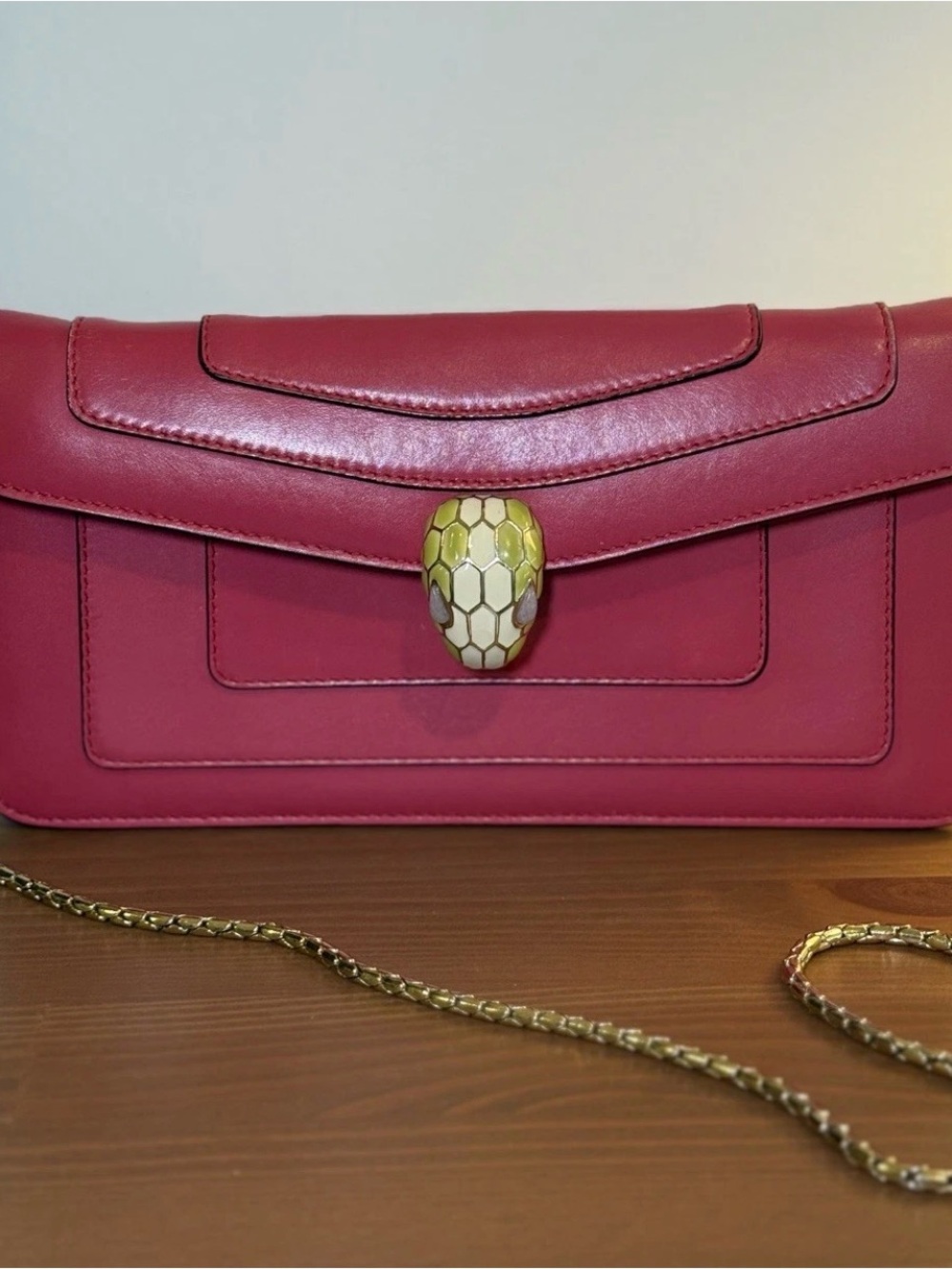 Bvlgari Serpenti Forever Fuchsia Pink Leather Crossbody Shoulder Bag Gold Chain